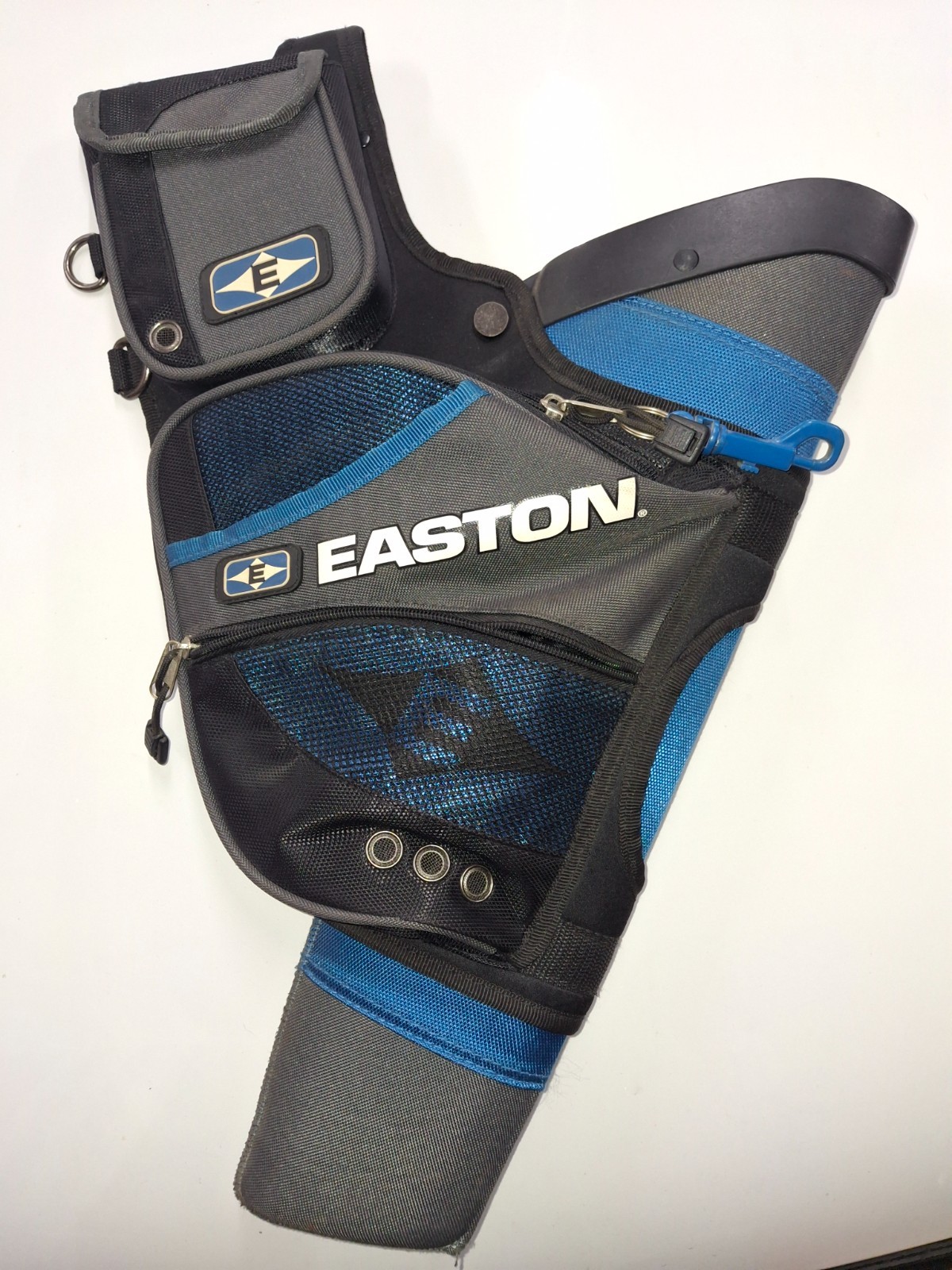 Easton Deluxe Hip Quiver WB RH Blue