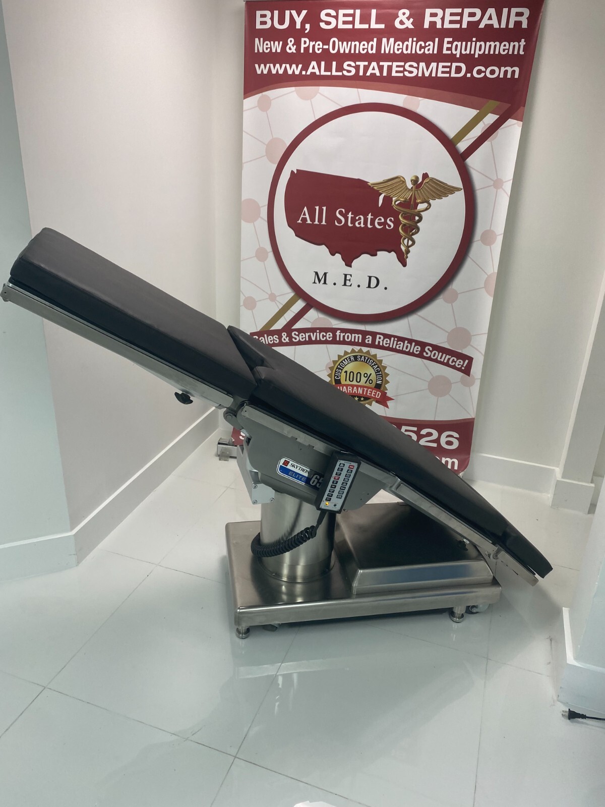 Skytron 6500 Operating table with Remote REFURBISHED