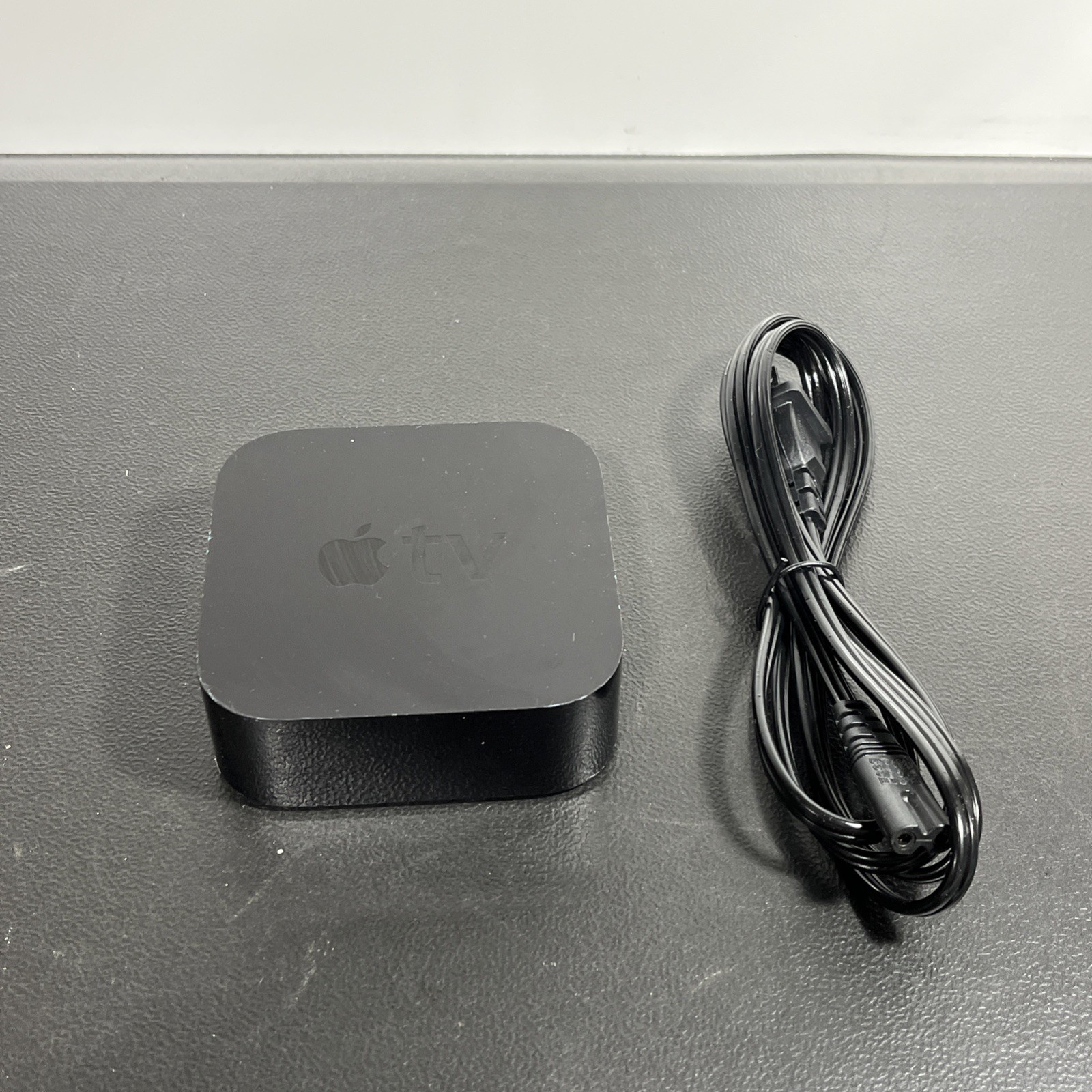 Apple TV HD A1625 (4th Generation) Media Streamer & Power Cable
