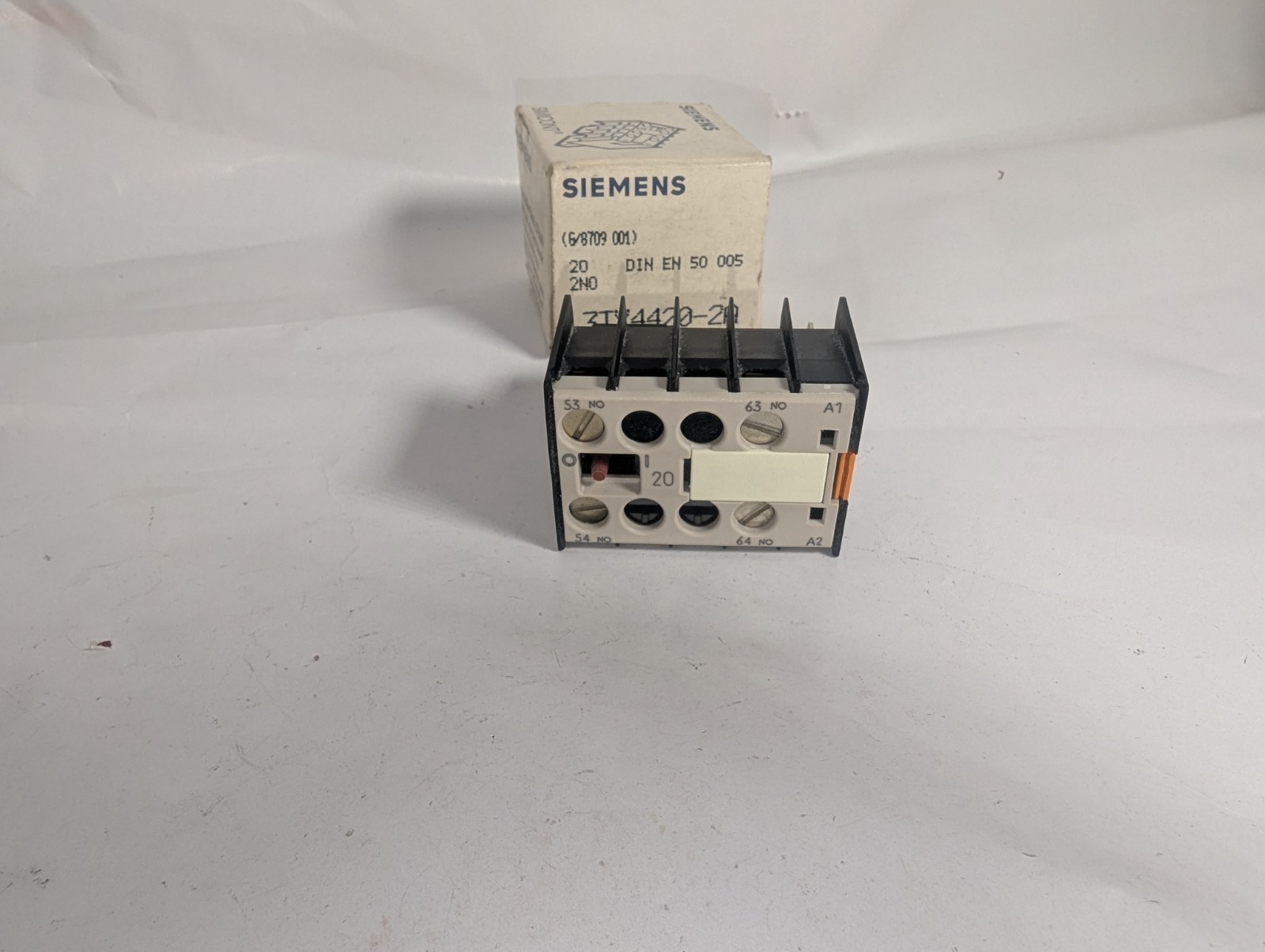 NEW GENUINE SIEMENS 3TX4420-2A AUX. CONTACT BLOCK, NIB