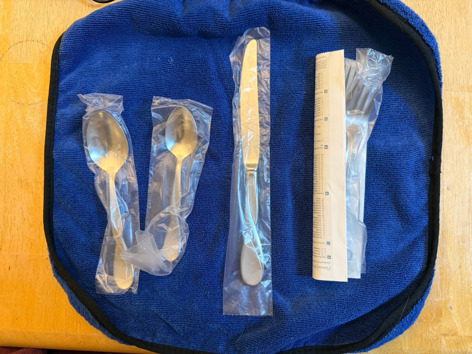 Oneida 5-Piece Place Setting Satin Aquarius 18/10 2622005A New In Box Never Used