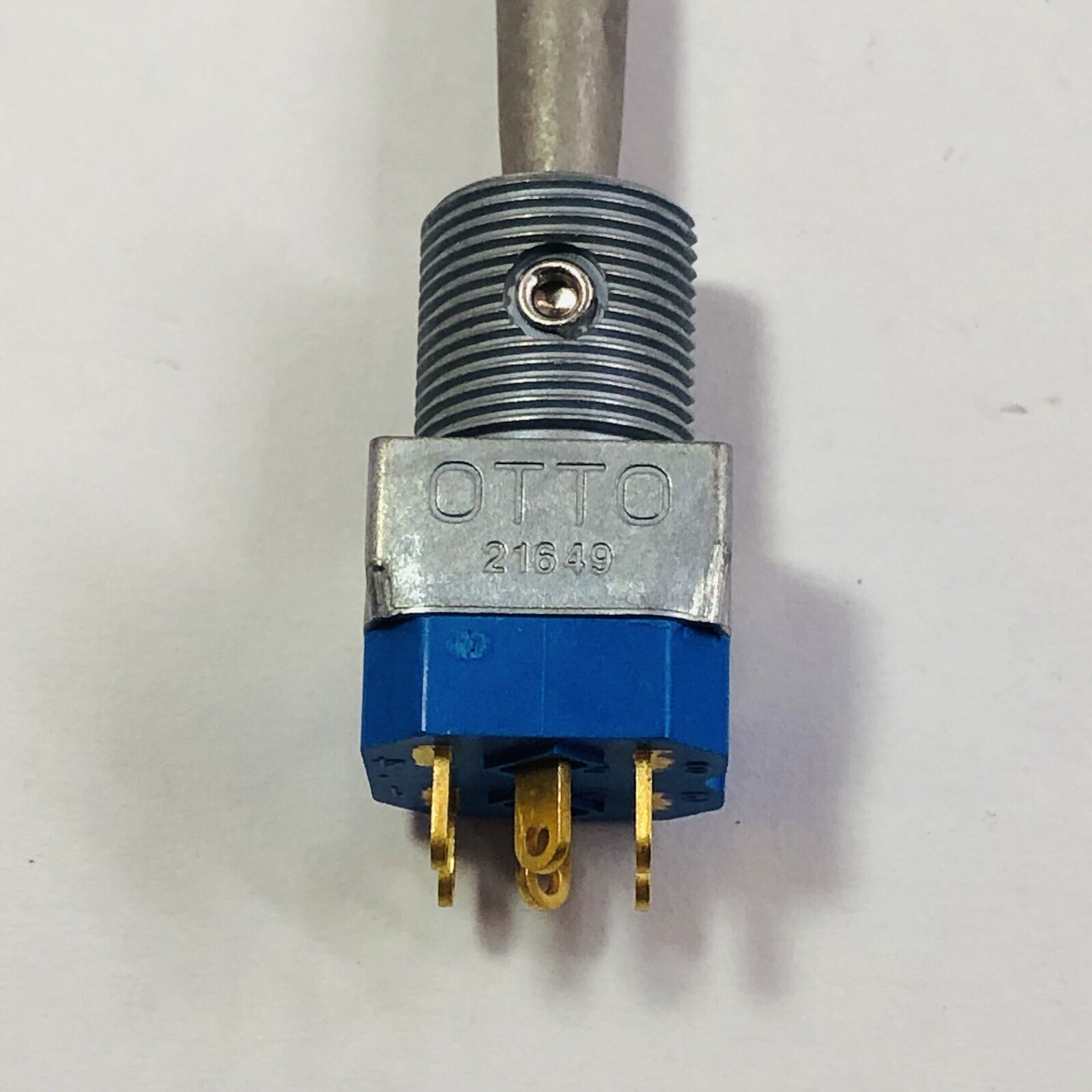 TE MINIATURE TOGGLE SWITCH TE-11261