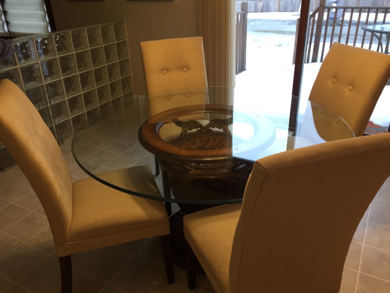 60 inch round table and chairs