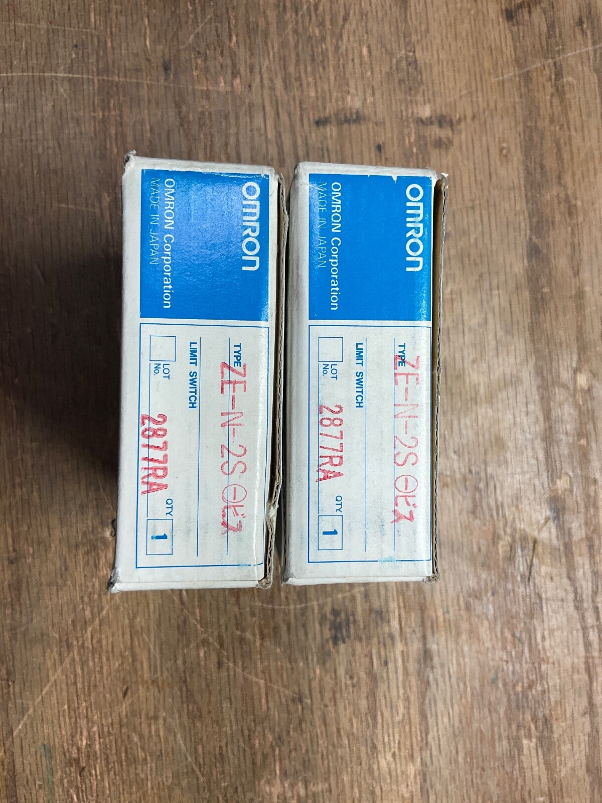 NEW IN BOX LOT OF 2PCS OF OMRON ZE-N-2S Limit SwitchES
