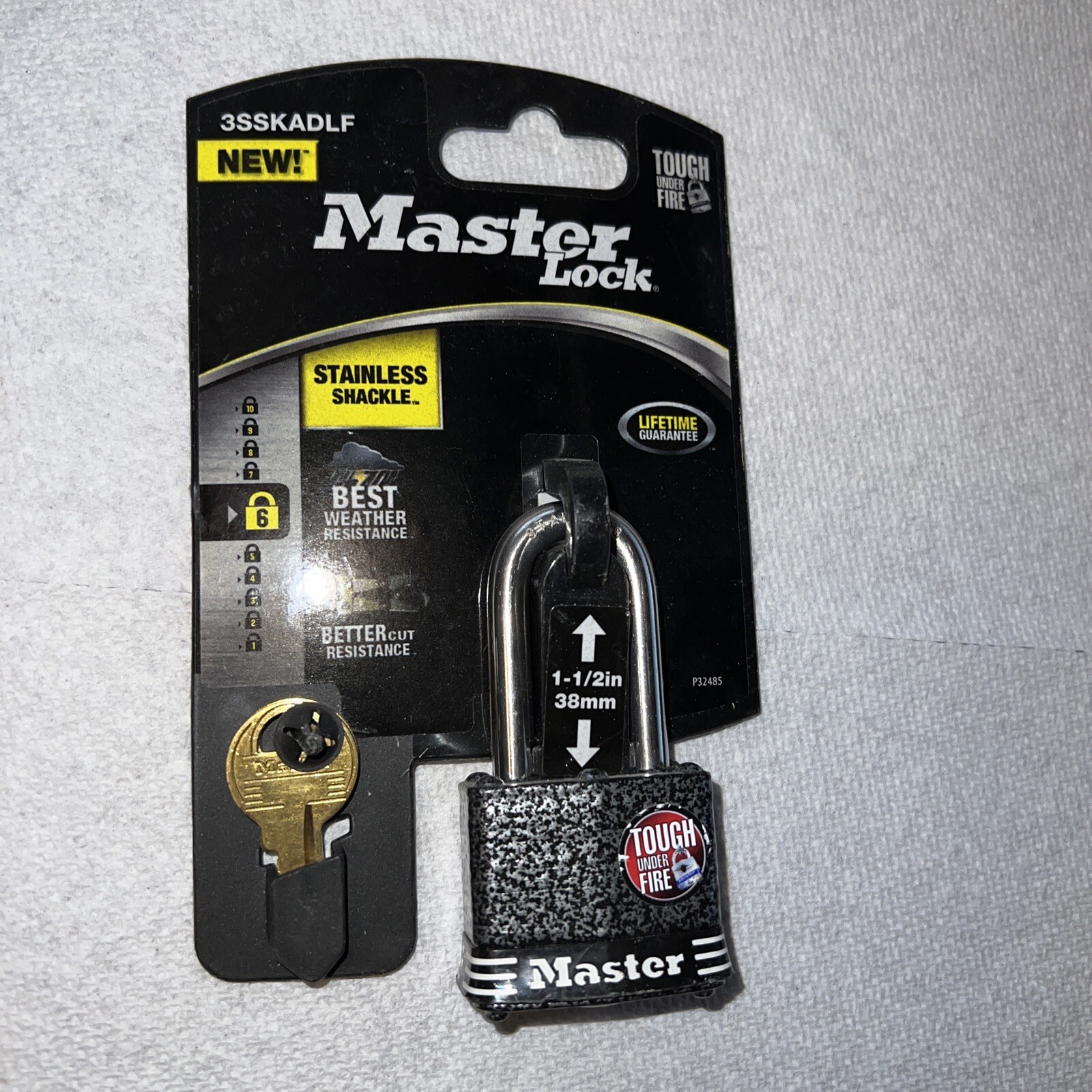 NEW Master Lock 1-1/2in 38 MM in. Laminated Stainless Steel Keyed Padlock