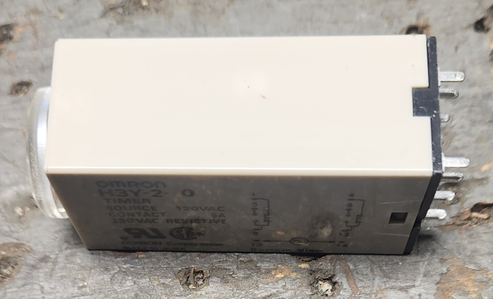 New IN BOX Omron Brand New Solid State Relay H3Y-2-0