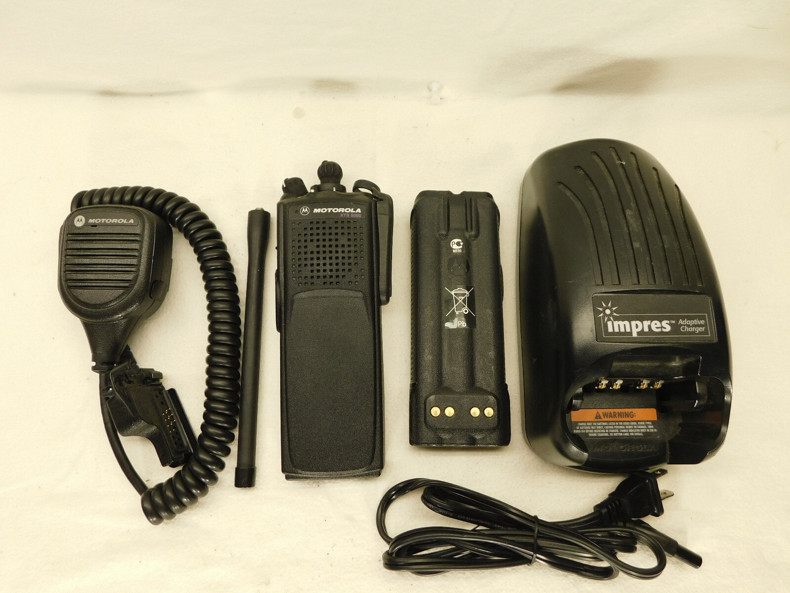 Motorola XTS5000 VHF M1 136-174mhz P25 Digital Portable radio W/AES DES 8 Algo
