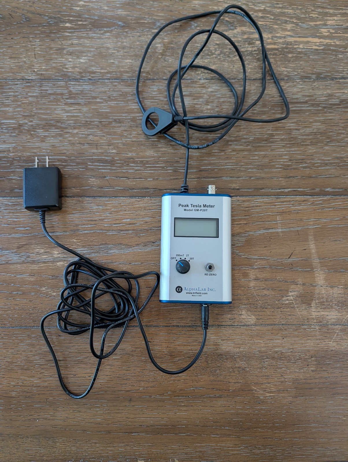 AlphaLab Trifield GM-P20T Peak Tesla Meter/Gauss Meter. Powers on and Tested