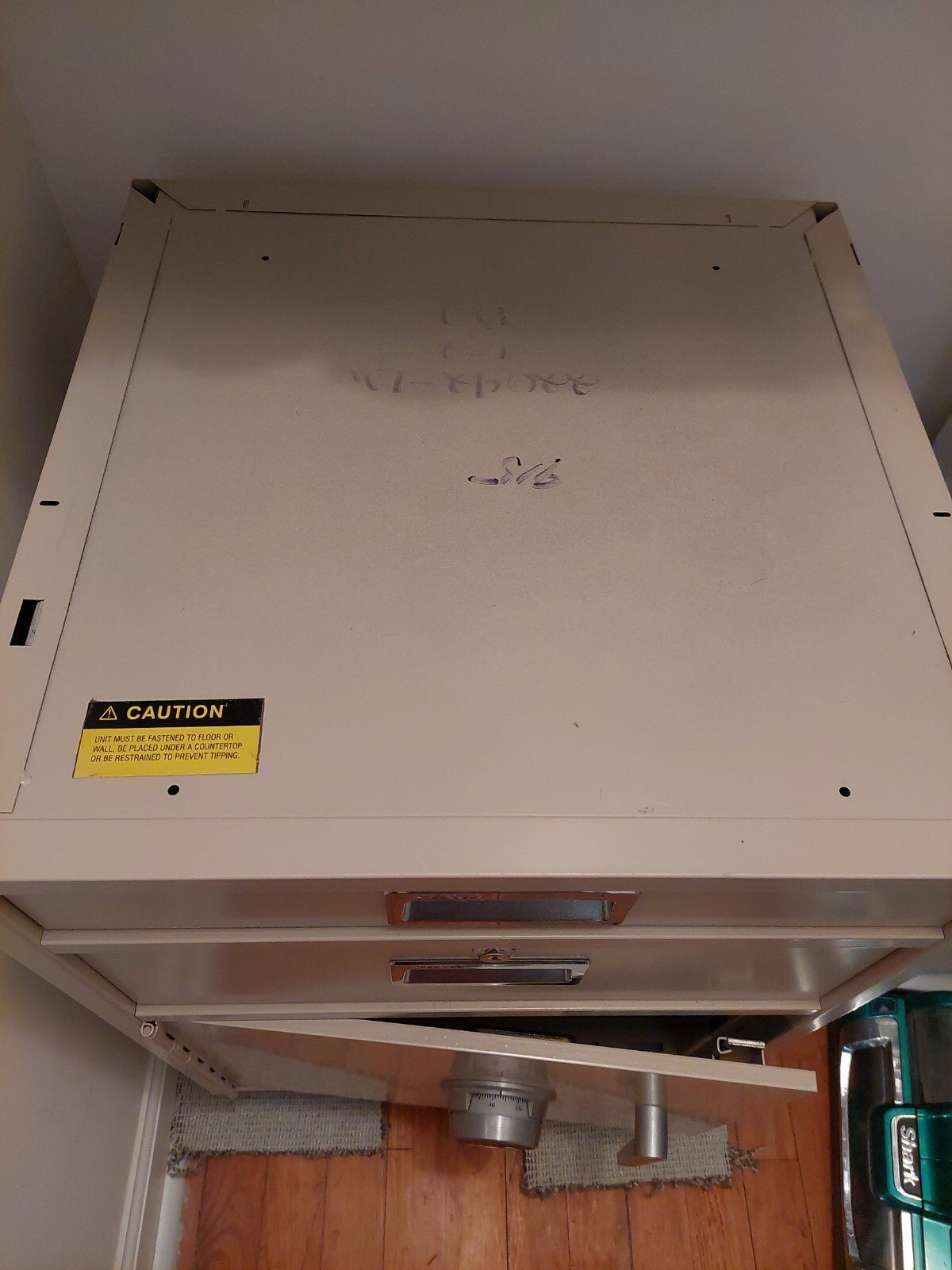 Diebold safe with 2 Drawers And A Safe Area With Key And Code