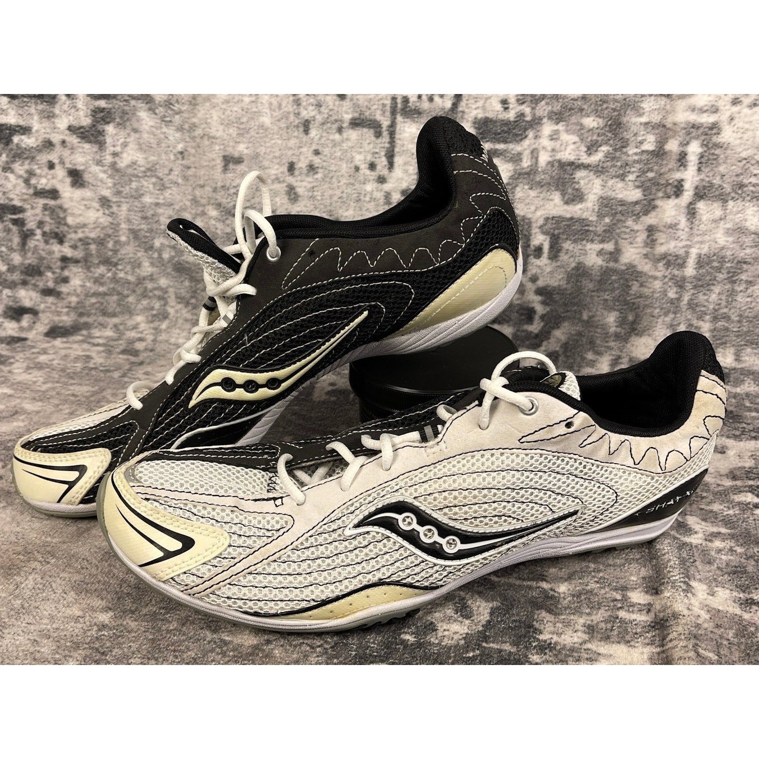 Saucony Shay XC Flat Cross Country Running Shoes Mens Size 10.5 White Black