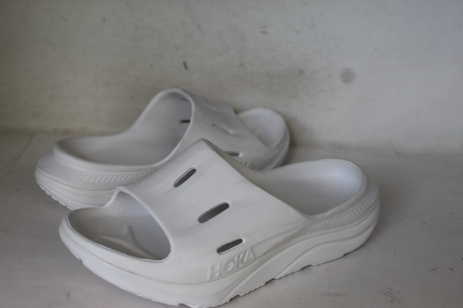 HOKA ONE ONE Ladies Ora Recovery Slide 3 White Size 8