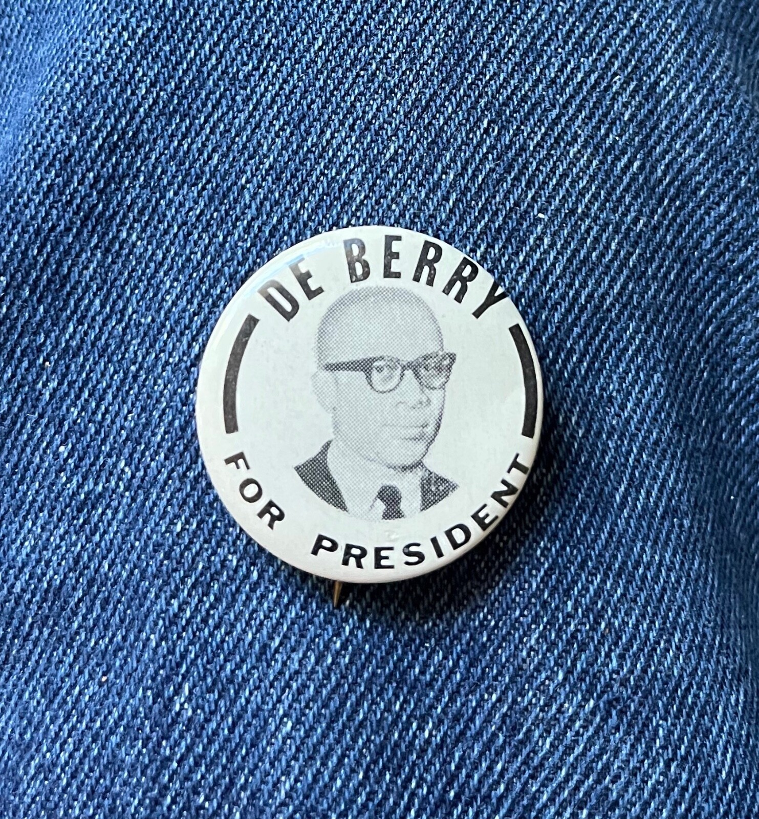 1980 Clifton De Berry For President 1 1/4" Cello Communist  Political Remarks