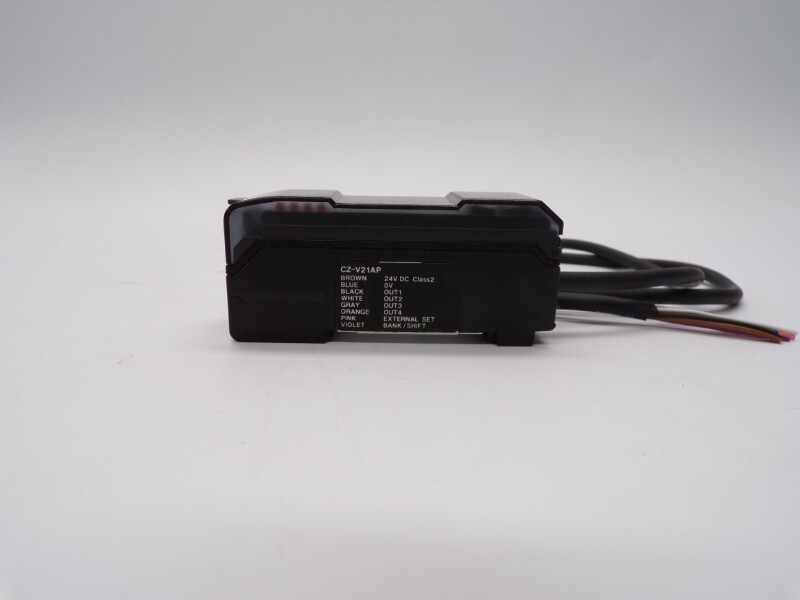 KEYENCE CZ-V21AP 24VDC UNMP