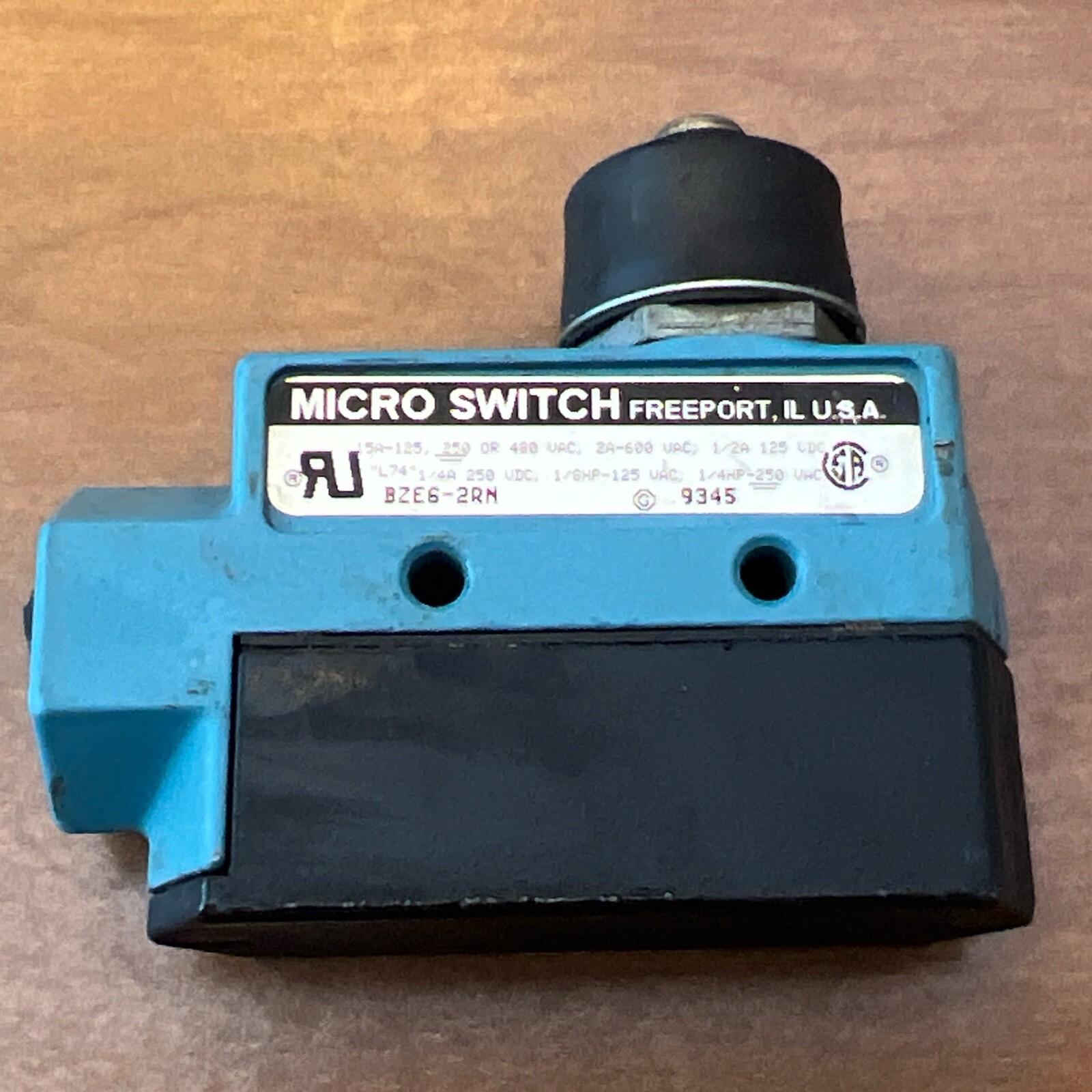 🔥MICROSWITCH BZE6-2RN LIMIT SWITCH 15A 600VAC 125VDC, Used, Free shipping 🇺🇸