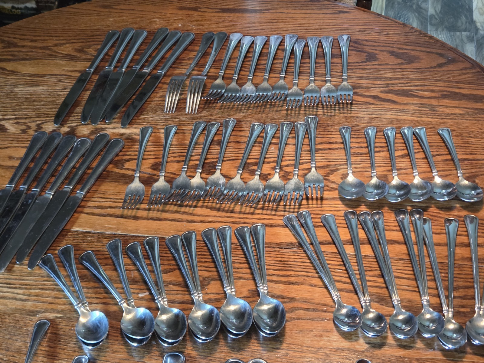 71 Pcs Reed & Barton MENDON Select 18/10 Stainless Flatware W/ Large Serving Pcs