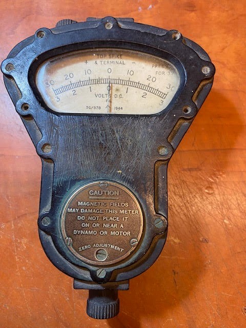 vintage voltmeter HEAVY BACALITE WORKS