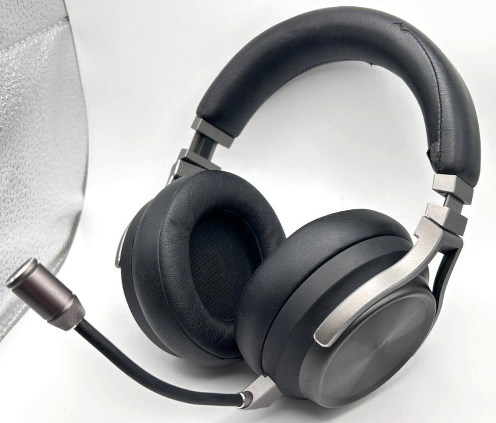 Corsair Virtuoso RGB High Fidelity Gaming Headset 7.1 Surround Black NO DONGLE