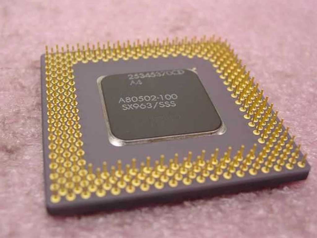 Intel P1 100 mHz Pentium Processor A80502100 Socket 7 CPU SX963