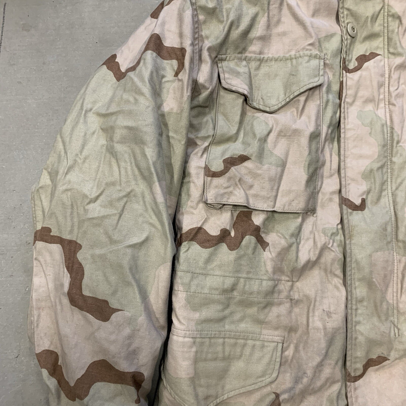 USGI Coat, Cold Weather, Field, Desert Camouflage Pattern, Size Small Long, EUC