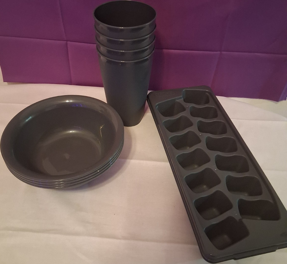 Sets Of 4 Cups&bowls And 2 Gray Plastic Ice Cube Tray 14 Holes Rectangular Shape