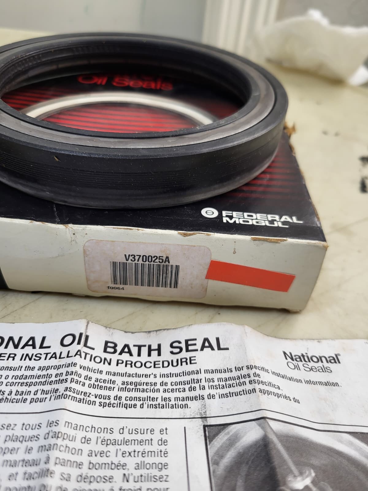 Federal Mogul / National Oil Seals Wheel Seal B370025BG2 / 370025A