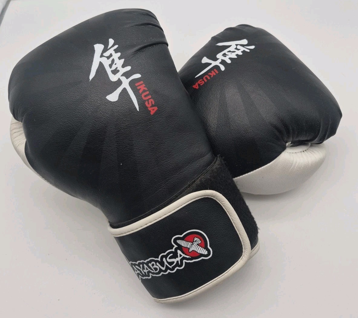 Hayabusa IKUSA 16oz Real Boxing Muy Thai Gloves - Black/White Men Large