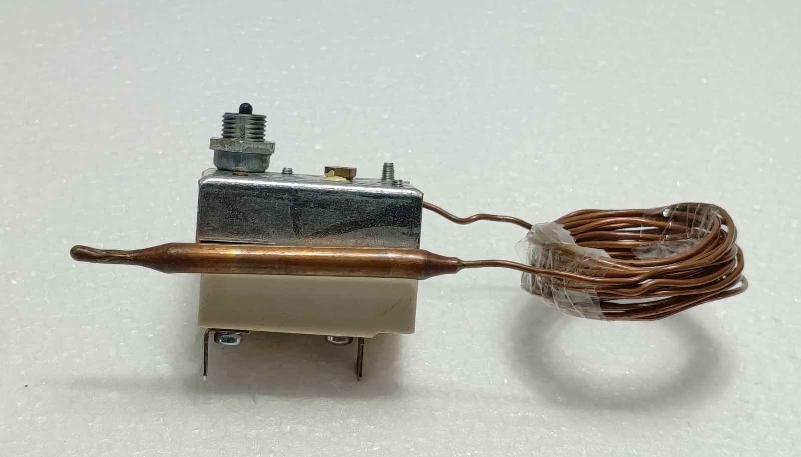 CAEM HC V RM T100 Thermostat 95°C 30A 250V~ Capillary HVAC Control
