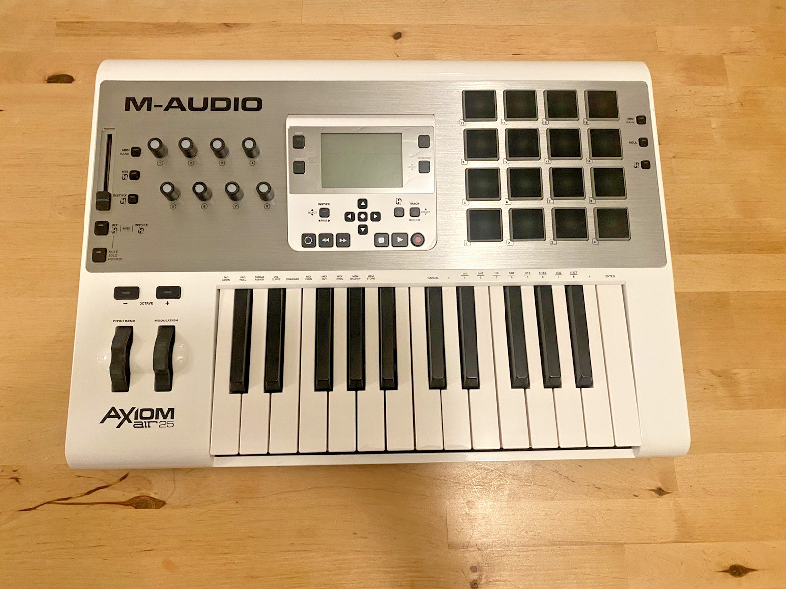 M-Audio Axiom AIR 25 USB MIDI Keyboard Controller, great condition