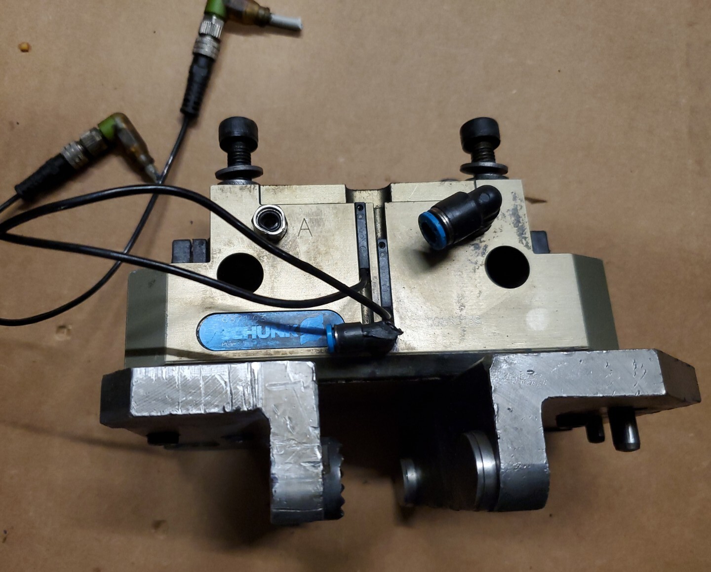 SCHUNK PGN+125/1 371103 ROBOTIC GRIPPER (USED)