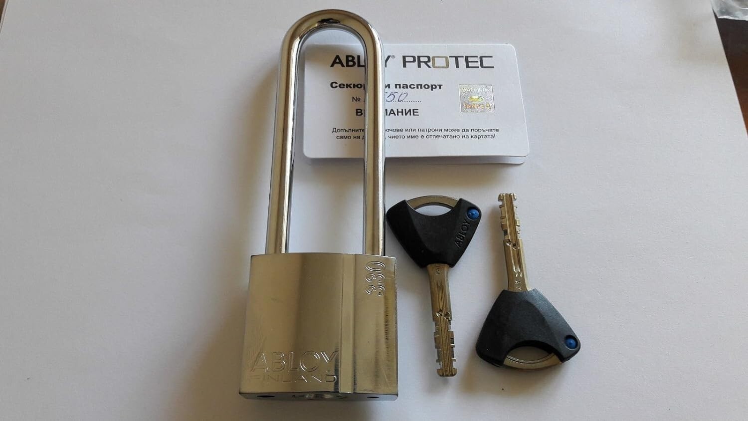 Abloy Sentry PL330/100B Brass Padlock w/ 2 Keys, Chrome Finish, Silver