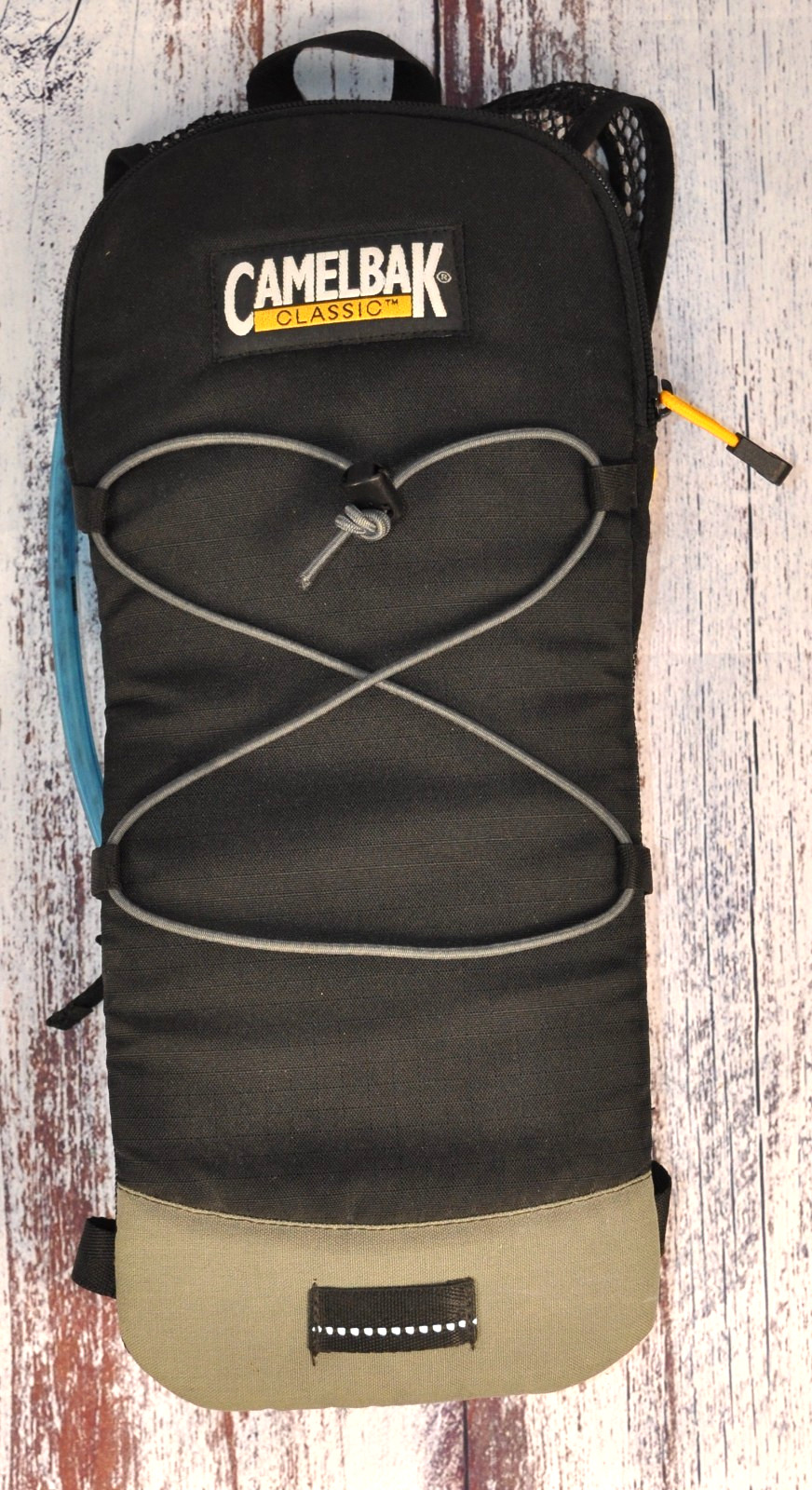 CAMELBAK Classic Hydration Hydro Backpack 2.0 Liter 70 oz Reservoir Black Gray