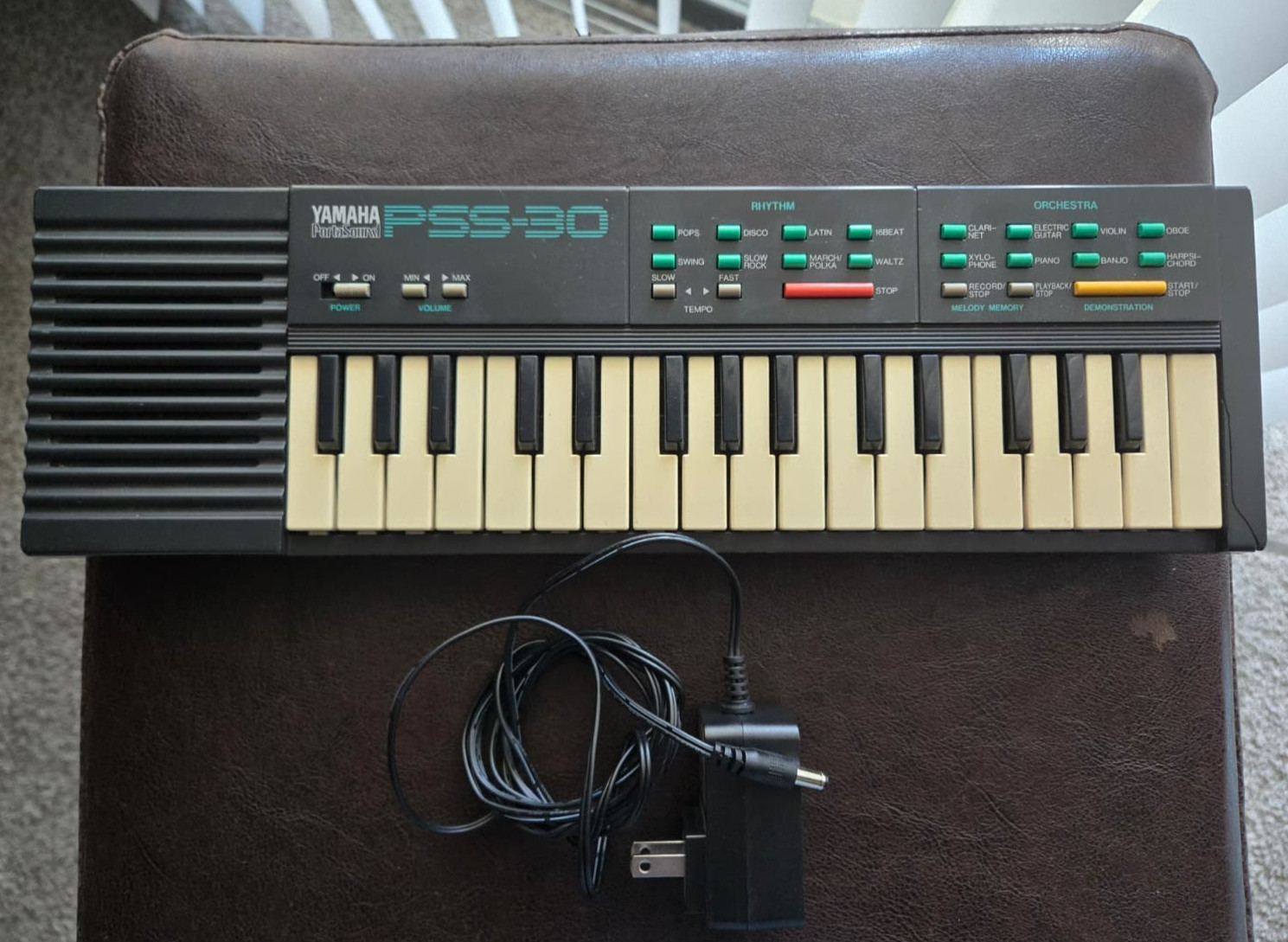 Yamaha Portasound PSS-30 key Portable Electric Keyboard w/ adapter Tested