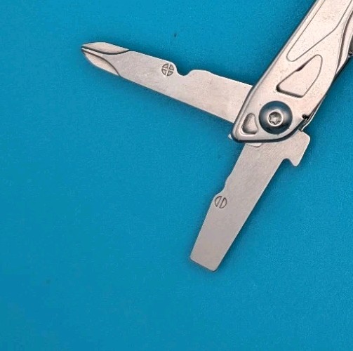 LEATHERMAN WINGMAN MULTI-TOOL! FAST SHIPPING!