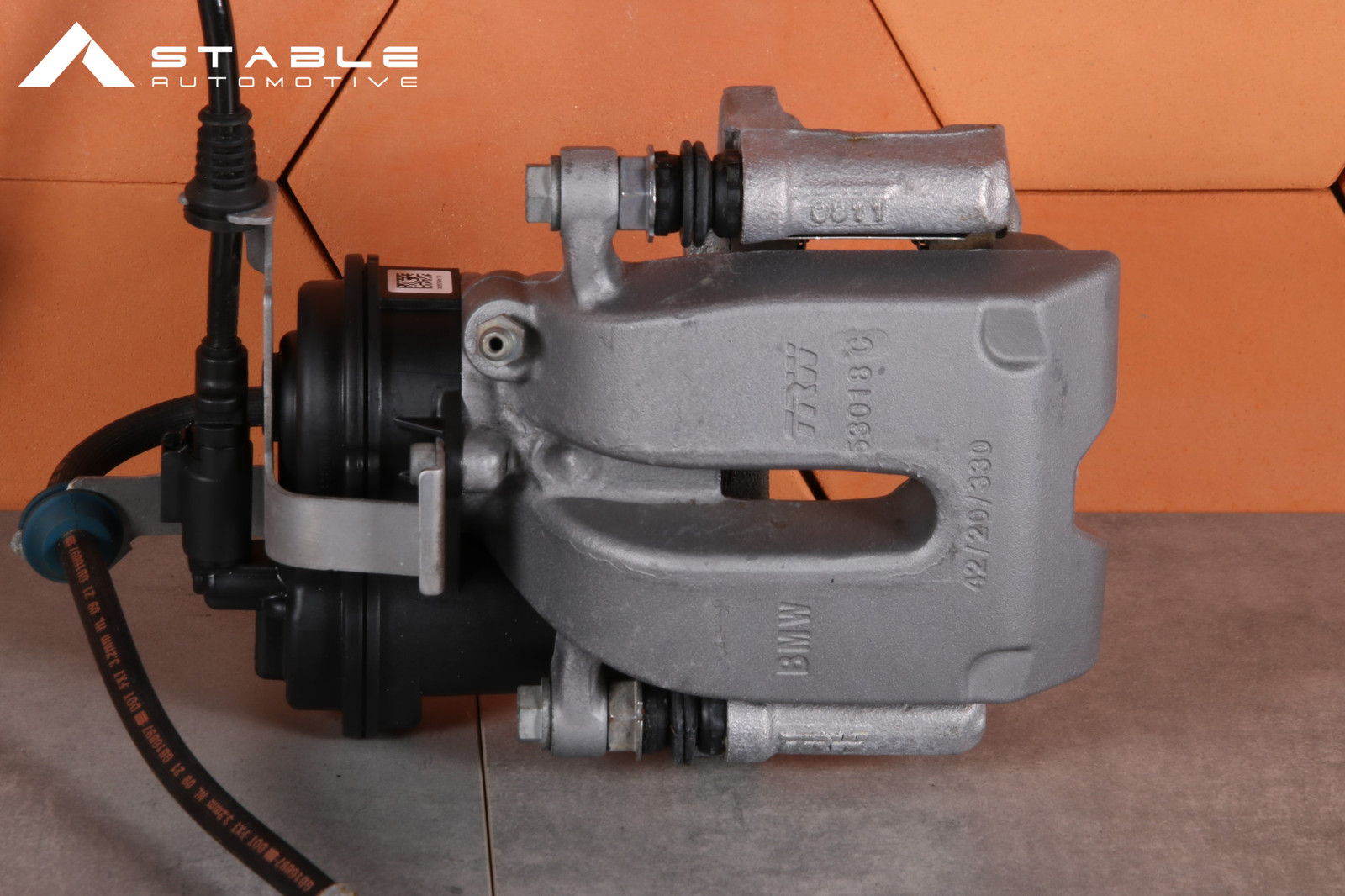 BMW G30 G31 G32 X3 G01 REAR LEFT BRAKE CALIPER 6870575 42/20/330 25 km !!!