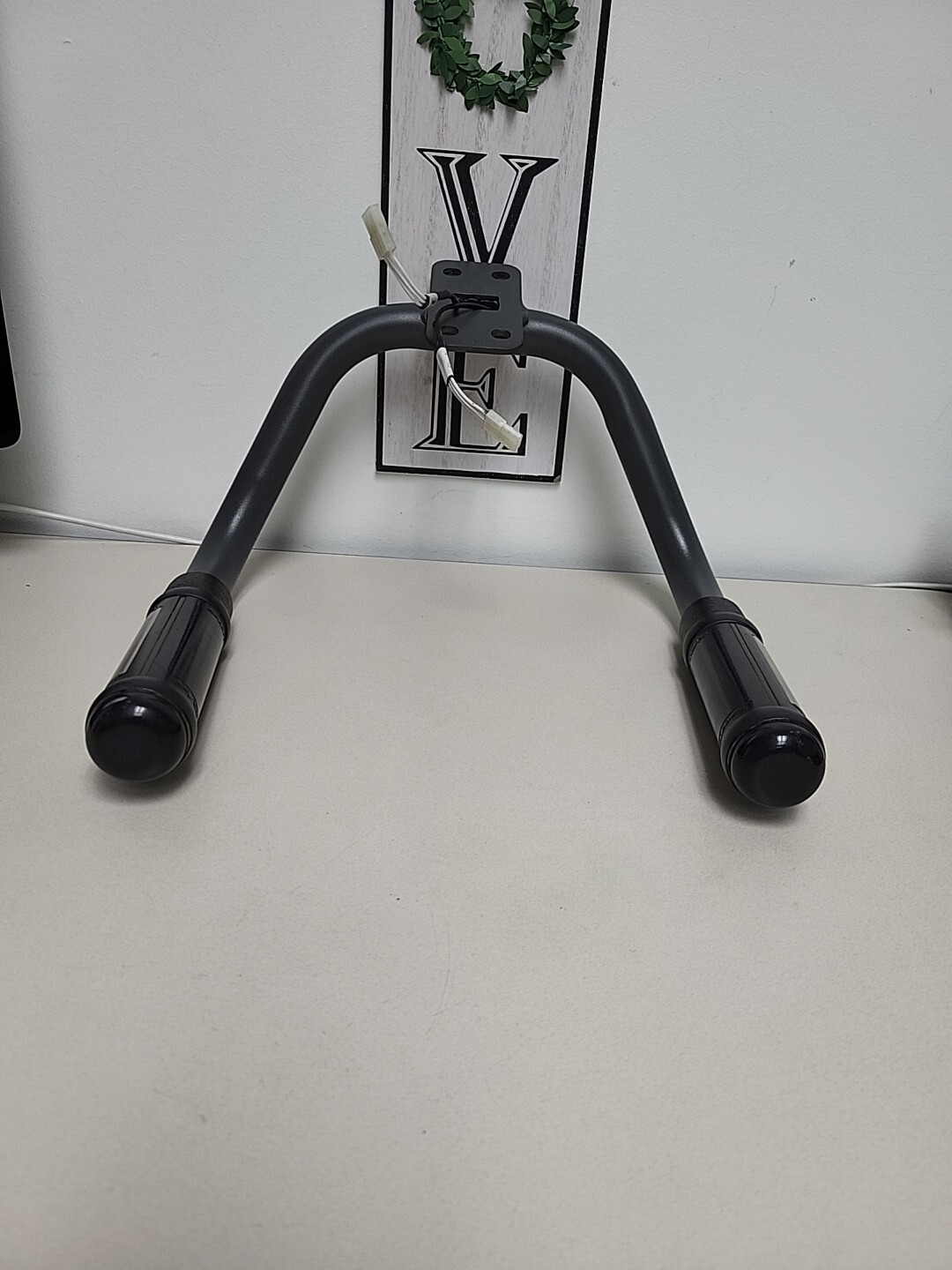 SportsArt E820 Elliptical Handlebar W/Heart Rate Sensors (100)