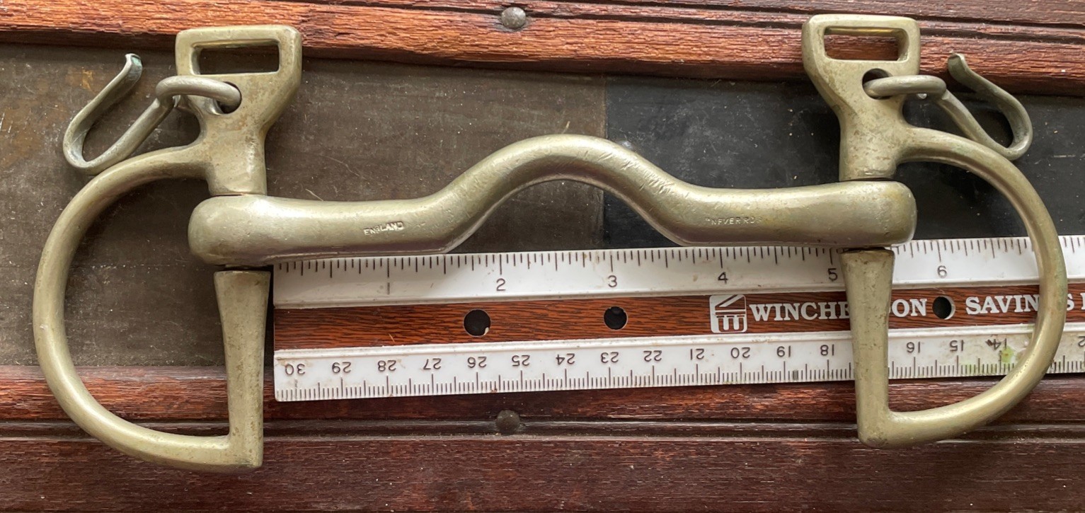 5” Never Rust KimBerwick, Low Port Hooks, But No Chain. Very good condition.