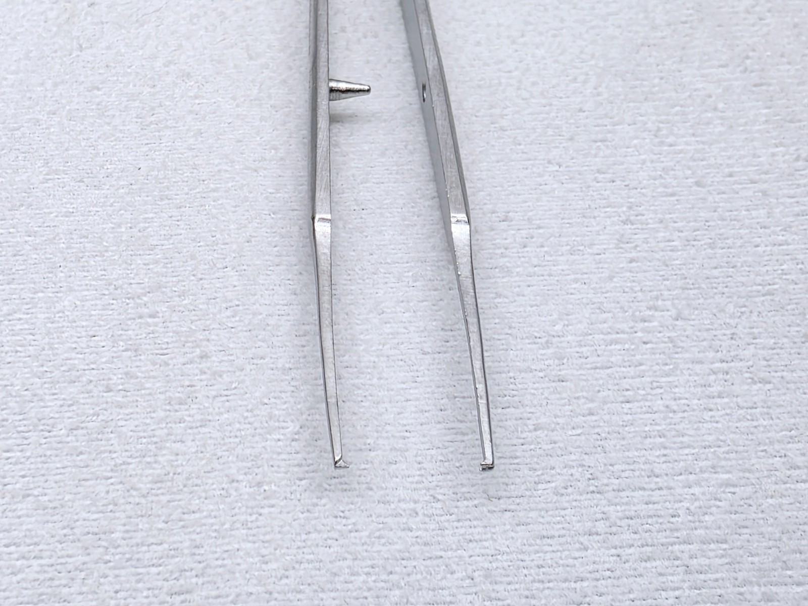 V. Mueller NL1440 Gerald Tissue Forceps, Straight Delicate, 1x2 Teeth, 7"