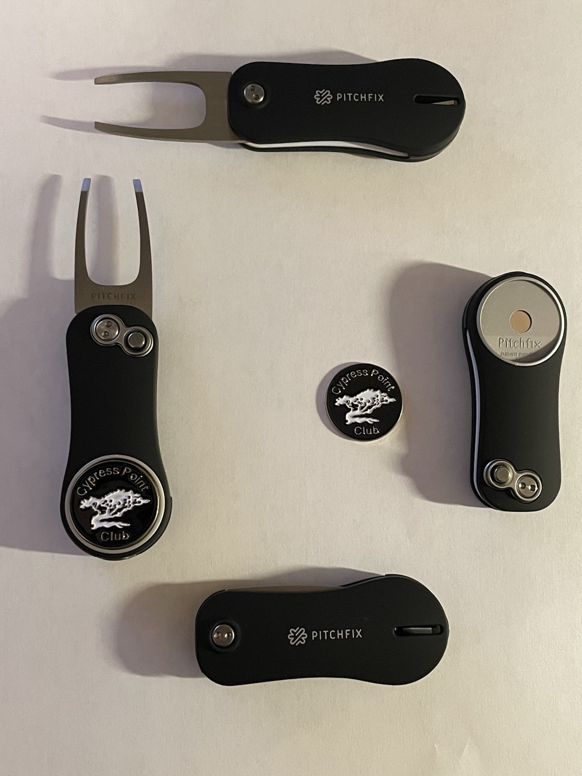 (1) Pitchfix Golf Switchblade Divot Tool & Cypress Point Club 1" Golf Marker