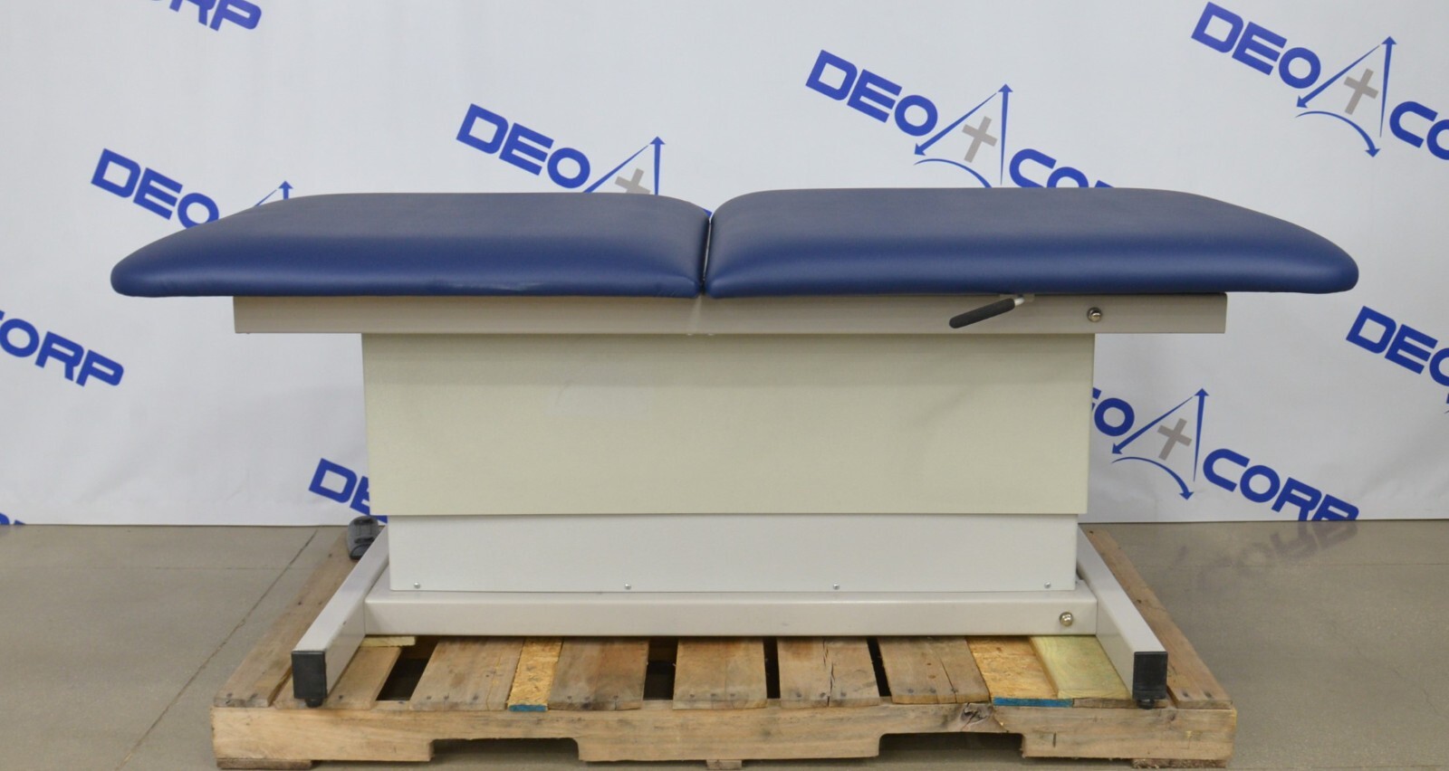 Clinton Extra Wide Bariatric Power Table 84208-34 W/ Adjustable Backrest
