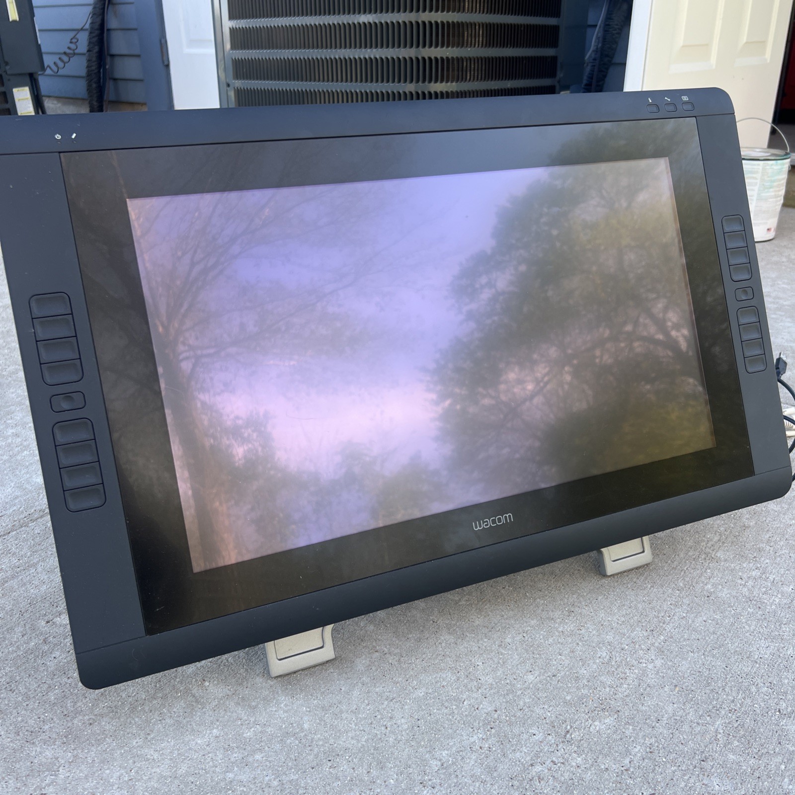 Wacom Cintiq 22 Drawing Tablet W Screen 21.5 Graphic Arts Tablet