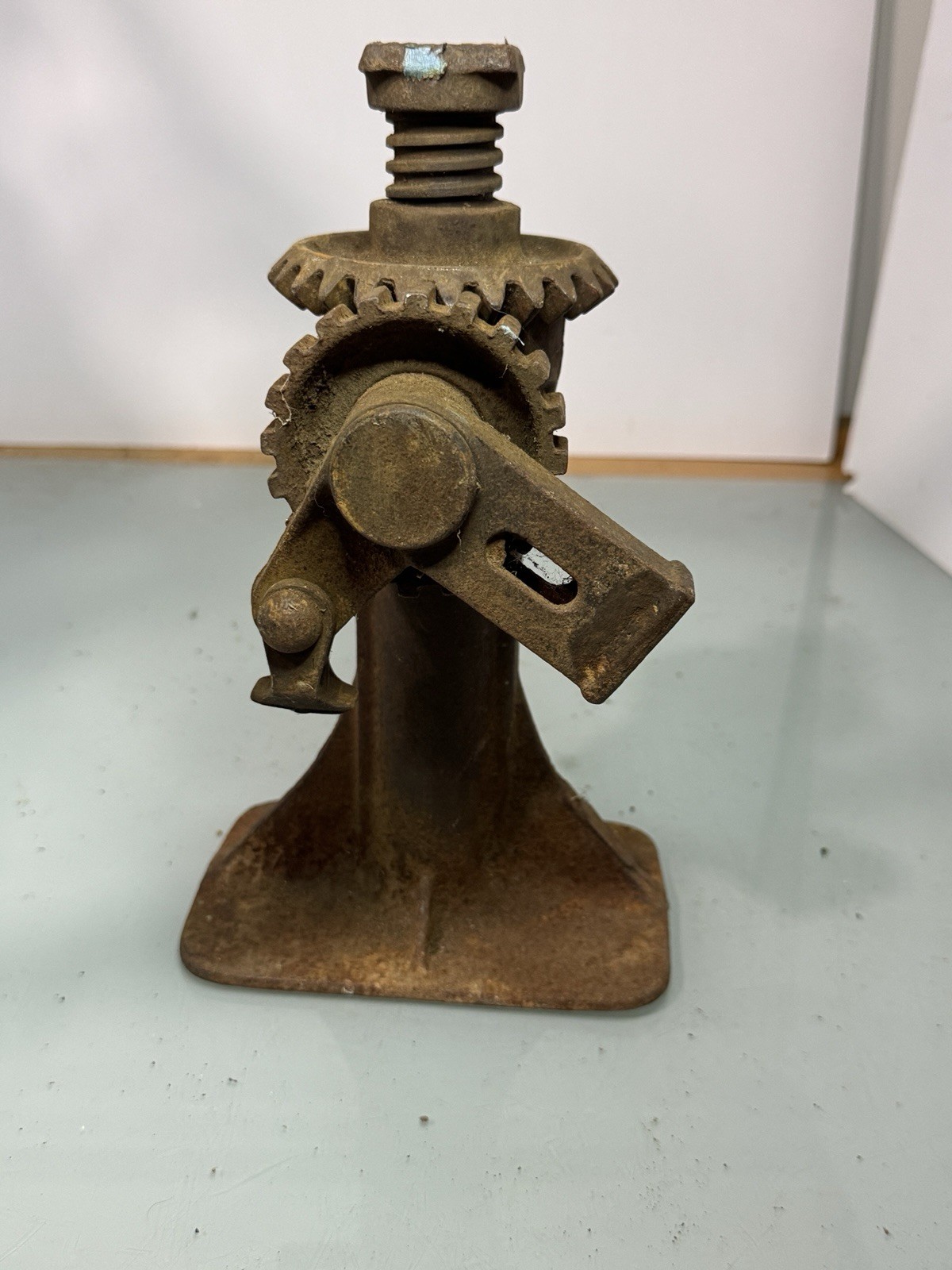 Vintage Screw Jack Number 18