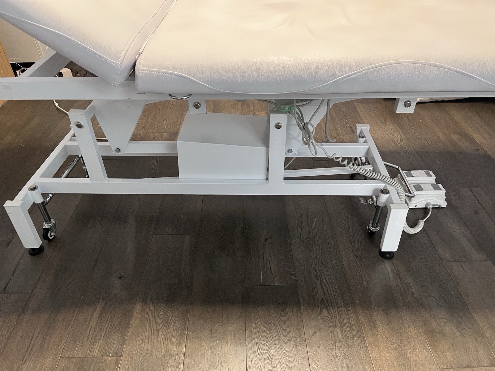 Adjustable Massage Bed - Electric Controls - White