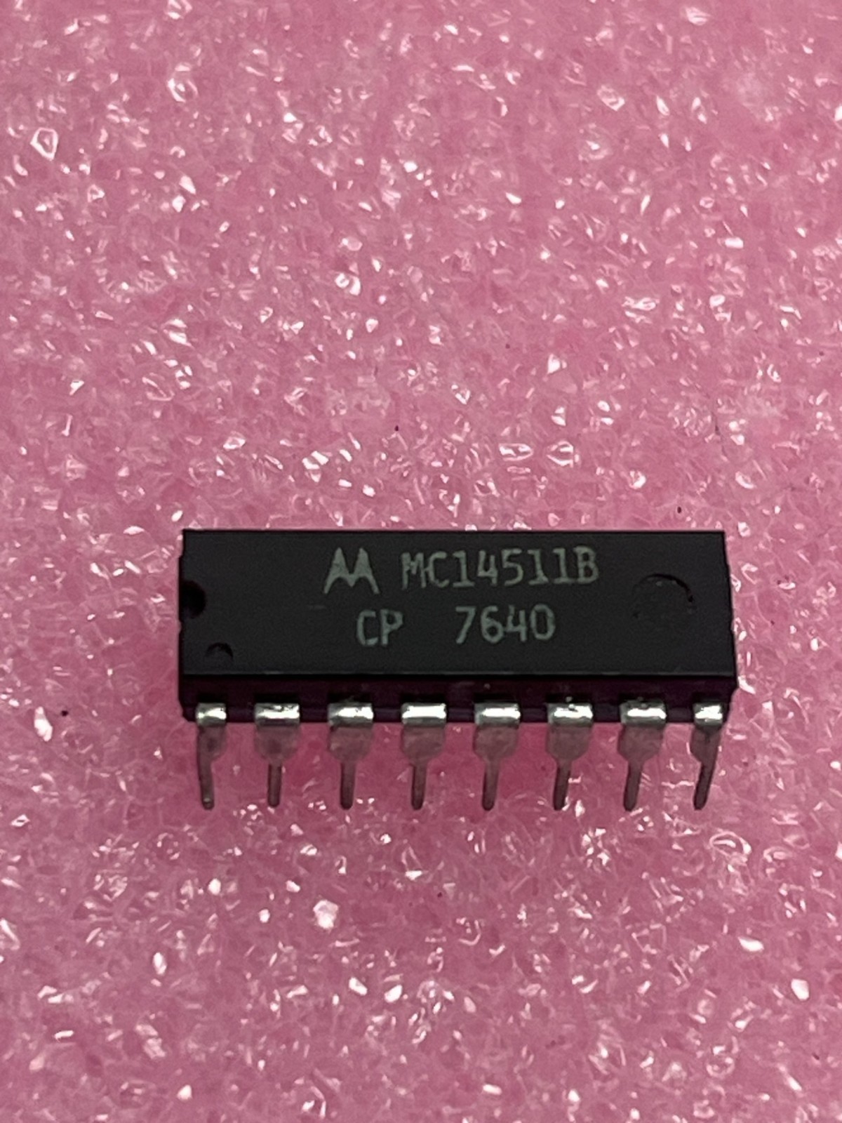 Motorola MC14511BCP SEVEN SEGMENT DECODER/DRIVER, CMOS SERIES - NEW!