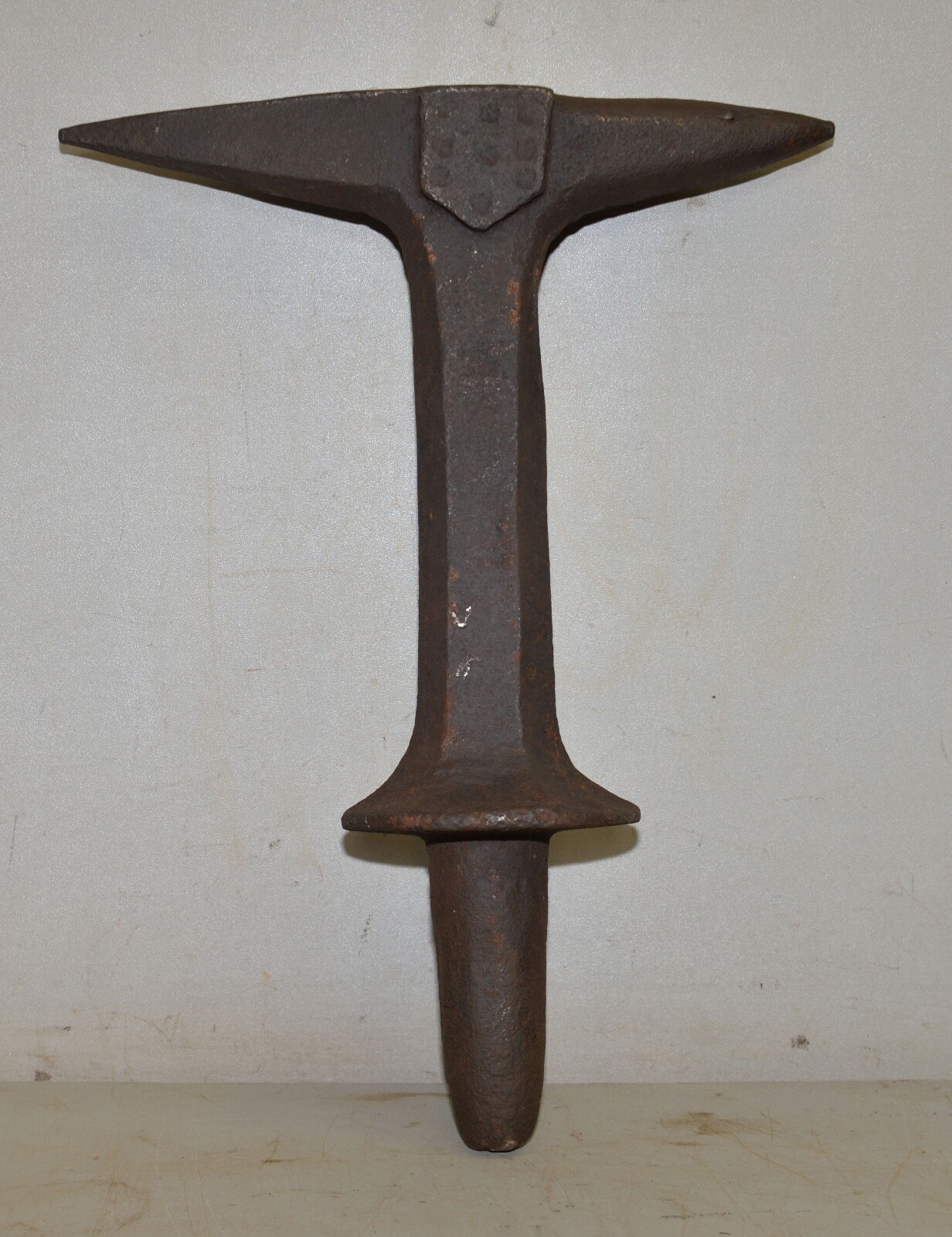 German hand forged 47 lb shield anvil blacksmith primitive stake Bickern tool