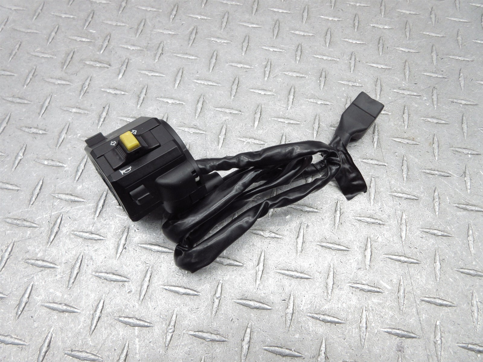 2002 99-02 Buell S3 S3T Thunderbolt Left Handlebar Control Switch Handle Bar