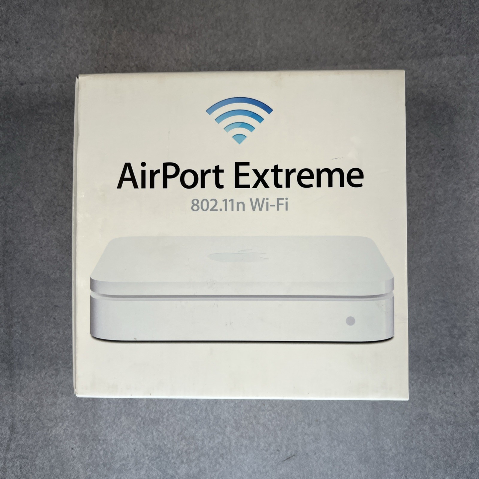 Apple Router (MD031LLA) Used -Good