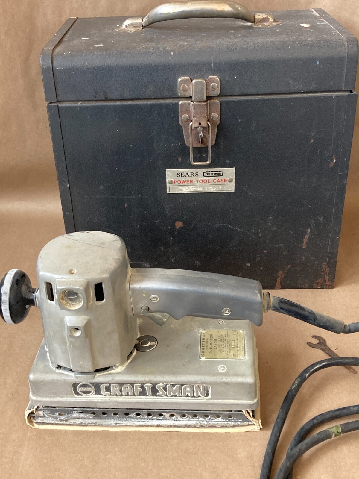 Craftsman Industrial Dual-Motion Sander Model 315.22401 w/ Case Working