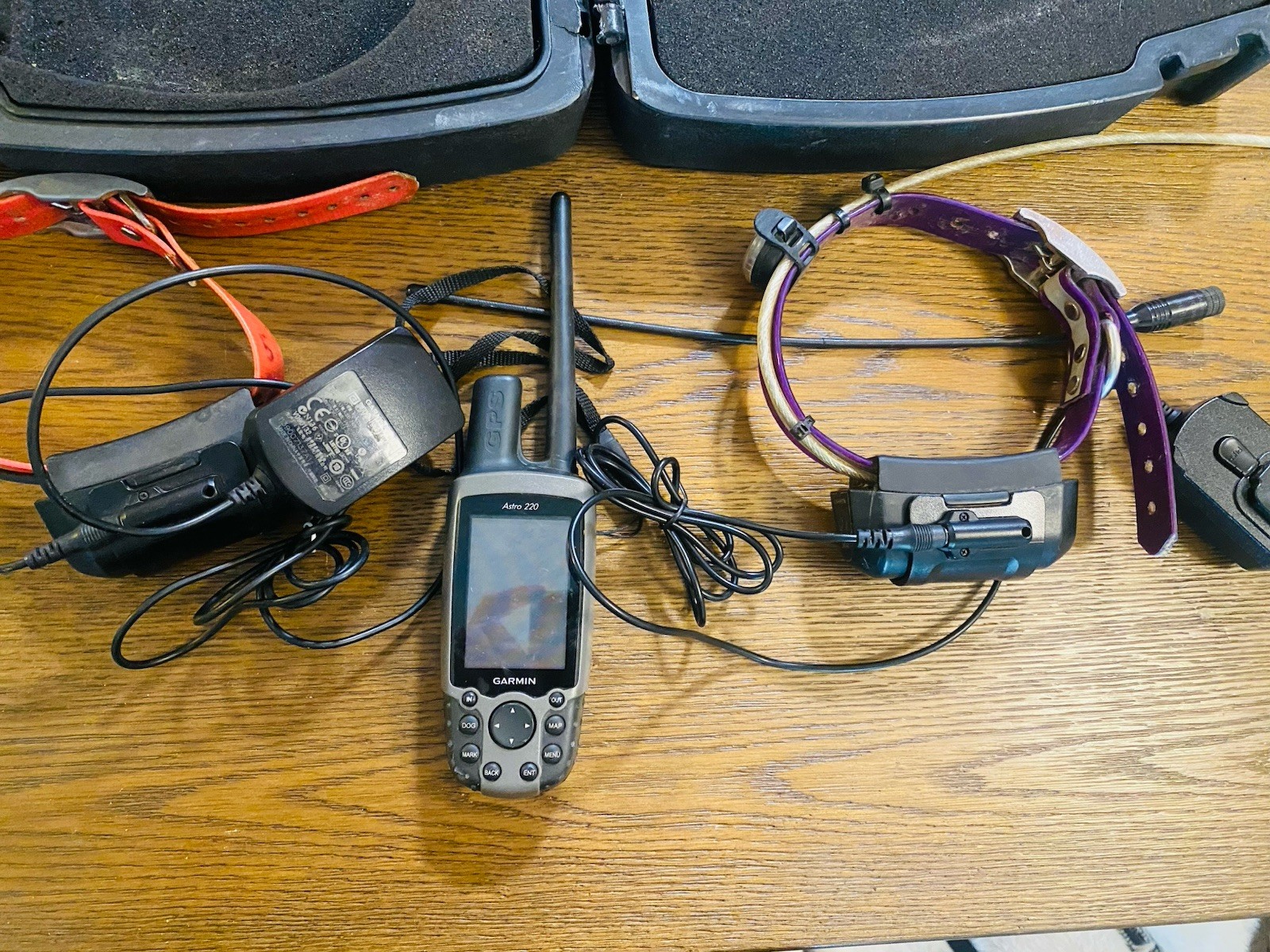 Garmin Astro 220 GPS Dog Tracking System Bundle + Two DC40 Collars Free Shipping