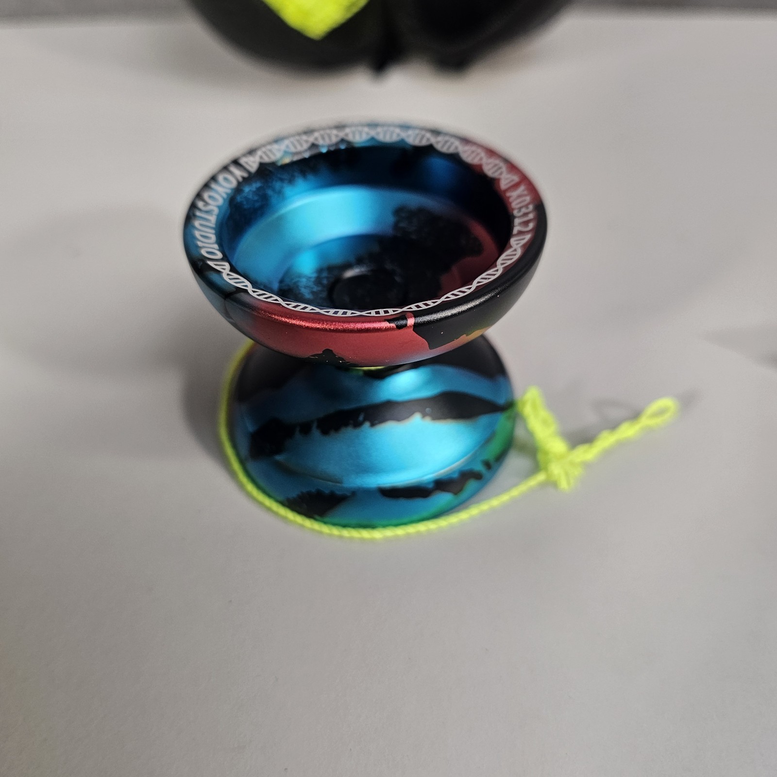 Yoyo Studio X0312 Unresponsive/Responsive Finger Spin Yoyo Professional