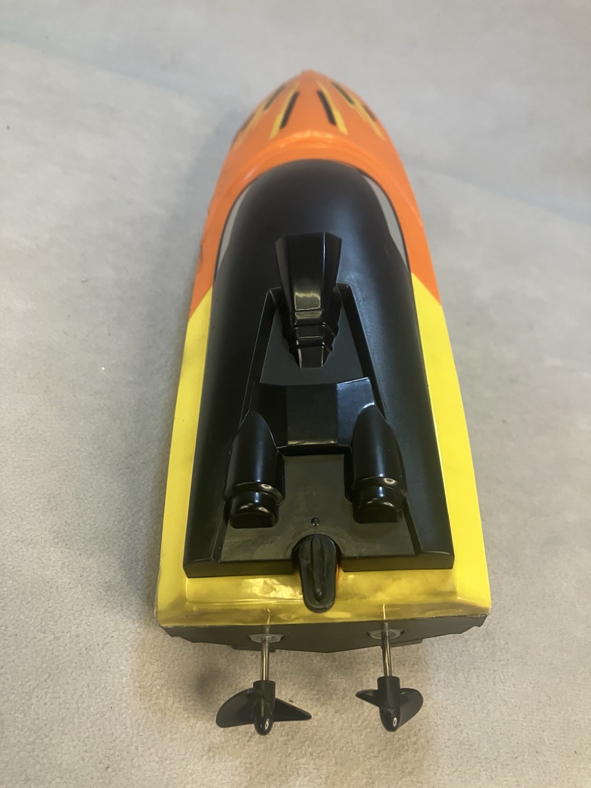 XVB Remote Control High Speed Full Function Speed Boat No remote/ Seems Glued